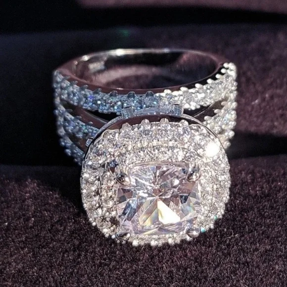 NEW 925 STERLING SILVER DIAMOND RING, CUTE RING, SHINY RING. - Picture 4 of 5